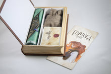 Load image into Gallery viewer, Tortuga 1667 Inside Box